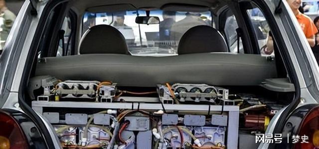 高性能电车频频爆燃厂家只吹速度不提安全老百姓能不能买电车(图10)