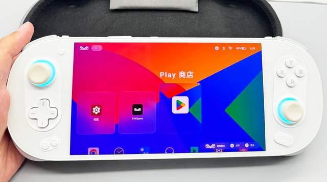 专业游戏按键加7英寸OLED屏幕这款超级掌机性能强劲团战轻松(图7)